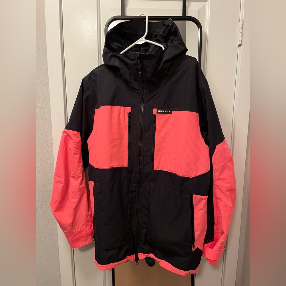 Men's Burton Frostner 2L Jacket - TRUE BLACK/TETRA ORANGE.